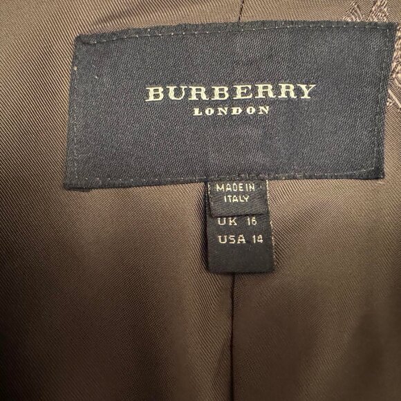 Burberry dark grey military jacket with zip sleeves this is a rare find! - Picture 15 of 15